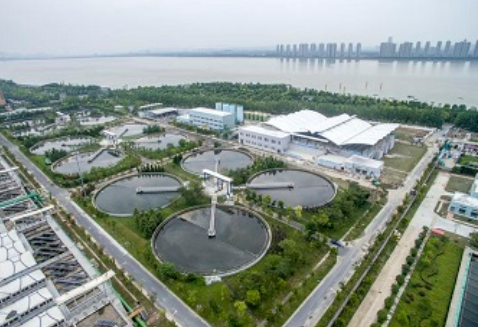 复合碳源的投加点以及投加方式